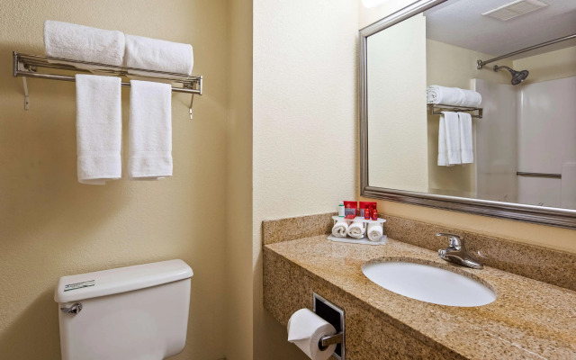 Clarion Pointe Jacksonville near Camp Lejeune