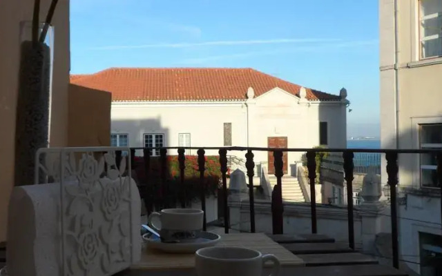 Lisbon Lovely Flat With Balcony