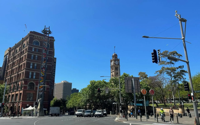 Sydney Riseon Hotel