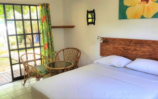 Bananaquit Apartments