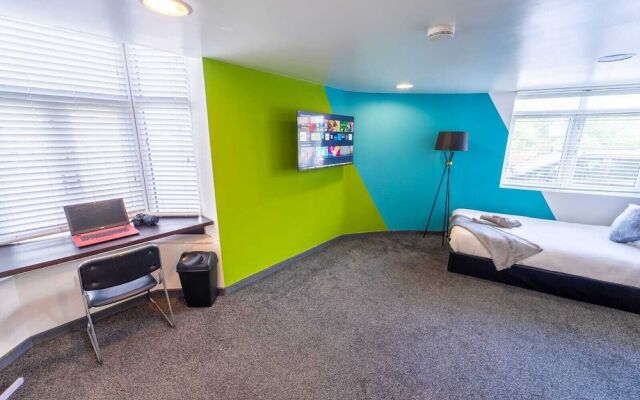 100 Dale Road Studios in Guest House