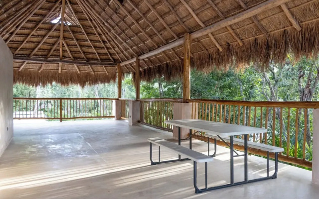 Modern Apt Tulum with 2 BDR Gym & Pool