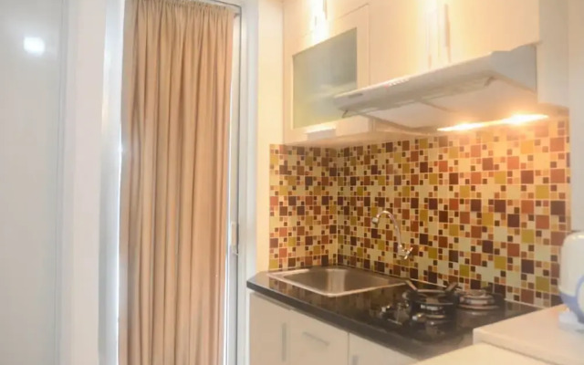 Comfort Living 2Br Room At Bassura City Apartment