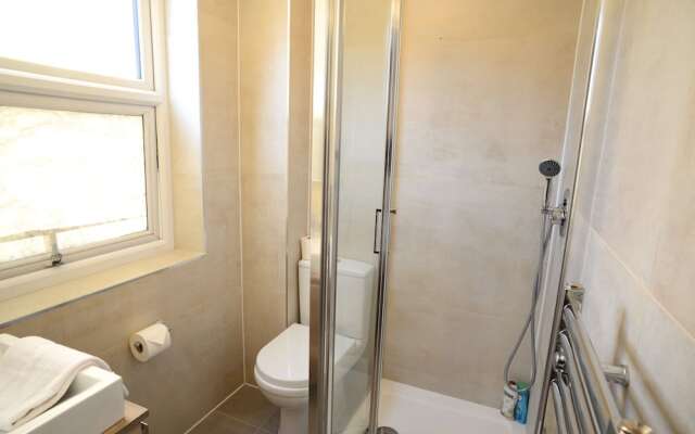 Bright Camberwell 2 Bedroom Flat