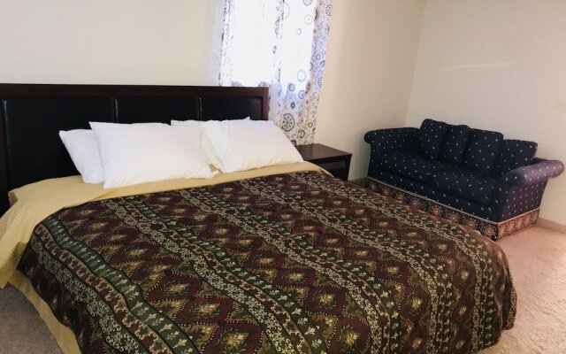 New Albany 3 BR Walkout Apartment