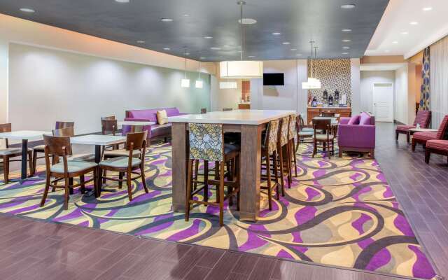 La Quinta Inn & Suites by Wyndham Luling