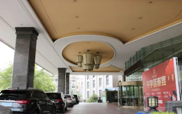 Phoenix International Hotel