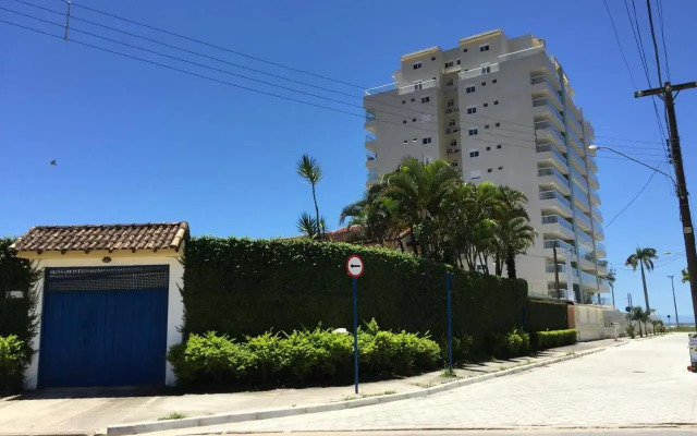 Pé na Areia com Piscina e Churrasqueira - 2 suítes