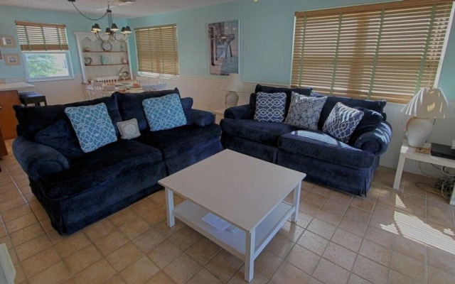 Sunshine's Hideaway by RedAwning