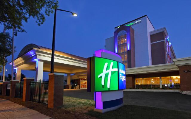 Holiday Inn Express Augusta Downtown, an IHG Hotel