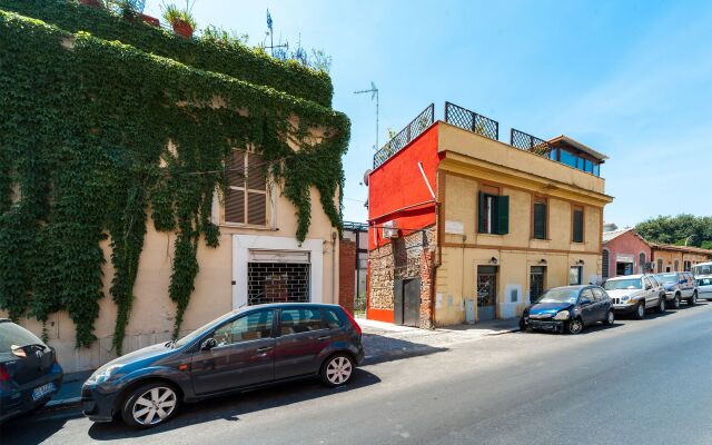 Il Giardino Dell'argano Rosso