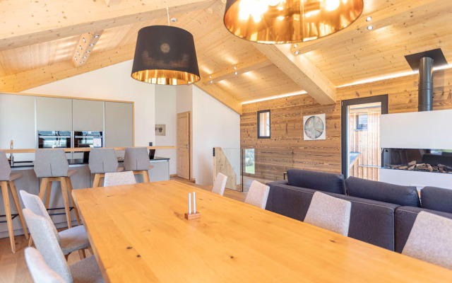 Luxury Chalet in Ennsling near Schladming with Private Spa