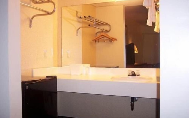 Red Carpet Inn Terre Haute