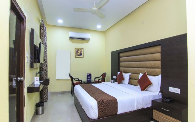 Hotel Madhuri Palace