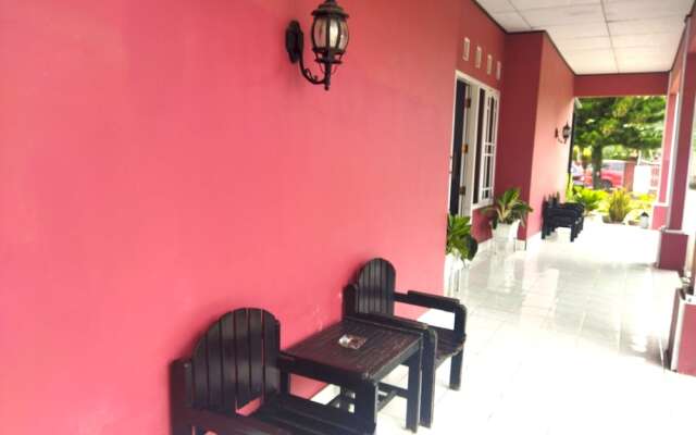 Hotel O Wisma Phinisi Syariah Near Mall of Pinrang Sejahtera