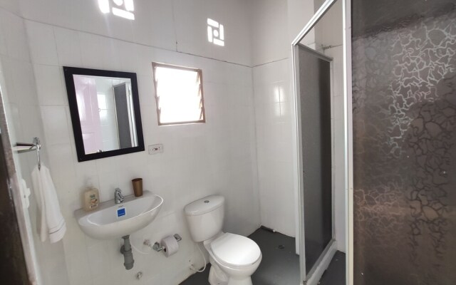 Hostal Colors - Hostel