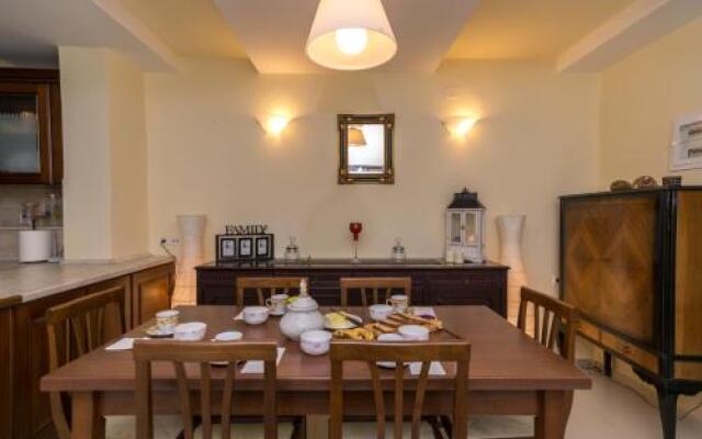Lydia's Maisonette
