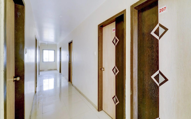 SPOT ON 78052 New Honey Lodging