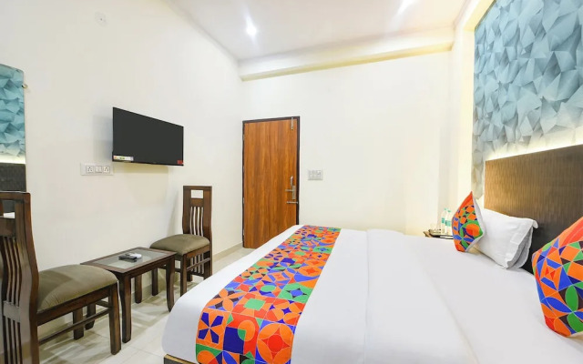 Fabhotel Vr Residency