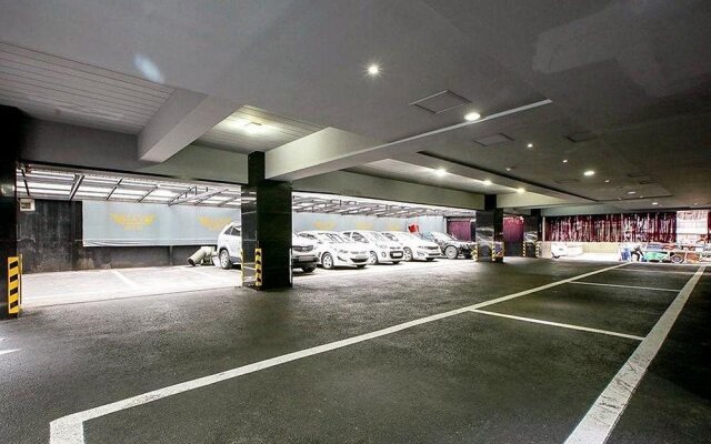 Max Hotel
