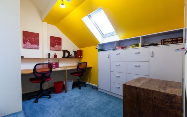 KELLY, 3BDR Northcote House