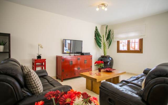 Luxury Villa With Private Heated Pool 15