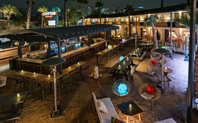 Egyptian Motor Hotel, Bw Signature Collection