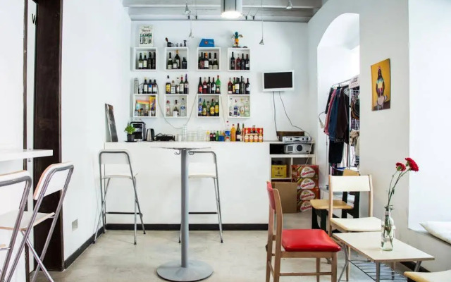 Traveller Box Hostel