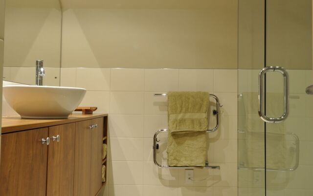 Lansdown Peaks Apartments