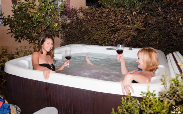 Large Groups-seq Parks Coast Wineries Skiing