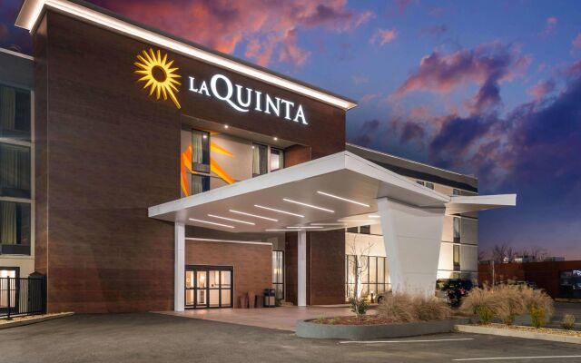 La Quinta Inn & Suites by Wyndham Columbus MS
