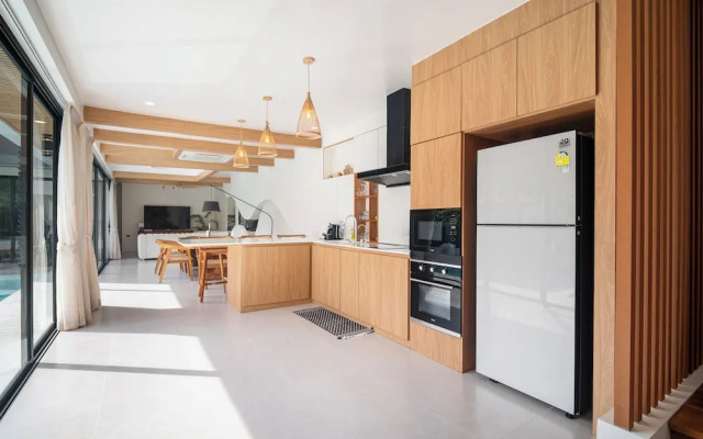 Family Oasis Pool & Beach Nearby V191