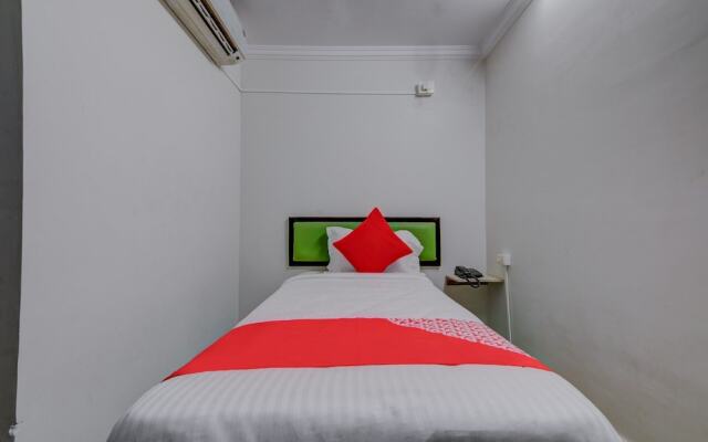 Oyo 14323 Anupama Hotel