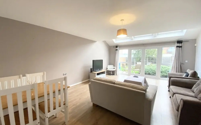 Thepropertyfocus - Spacious Modern House