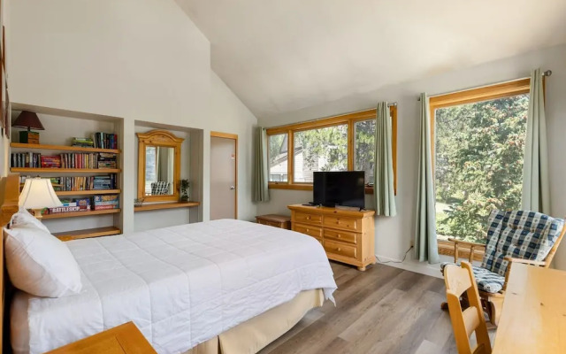 1607 Quicksilver 2 Bedroom Condo by RedAwning