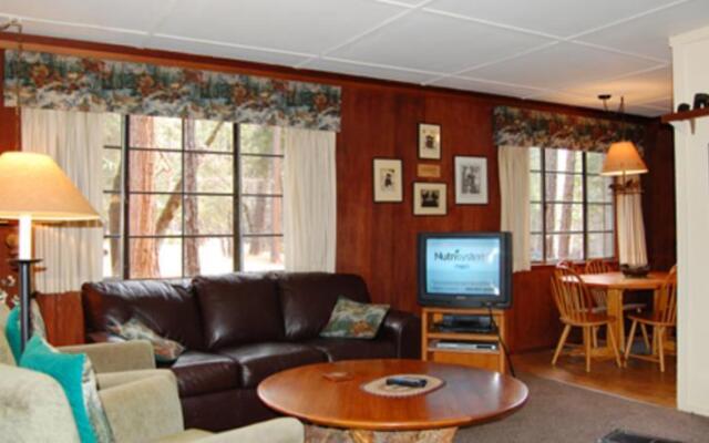 RedAwning Cabin #1B Bear Den