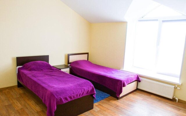 Check Inn Hotel&Hostel