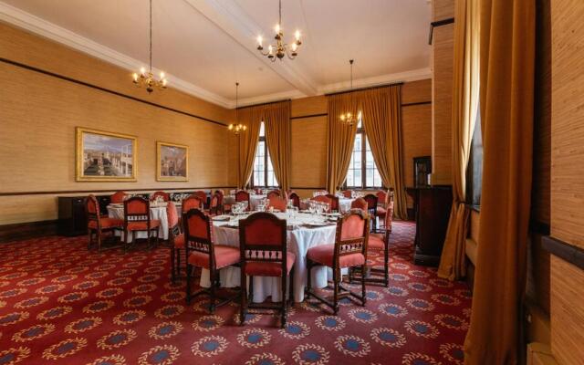 Rand Club Suites