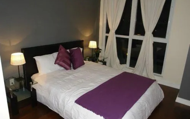 Custom Luxury Suite - By Elite Suites