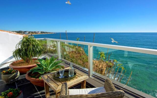 Casa Latino - Oceanfront - Luxury & Charming villa- Jacuzzi at Rooftop