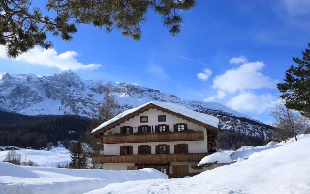 Hotel Menardi