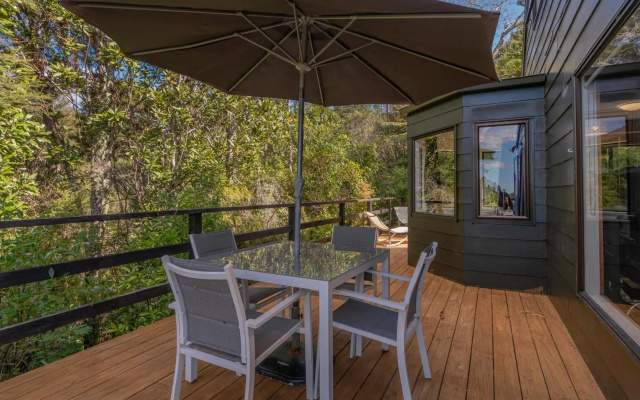Hillside Haven - Tairua Holiday Home