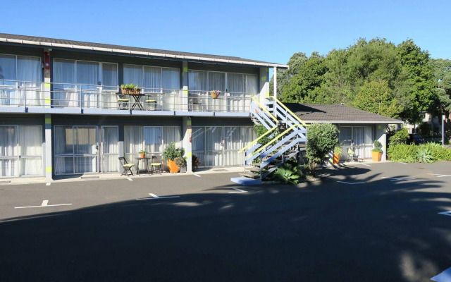 Roselands Motel