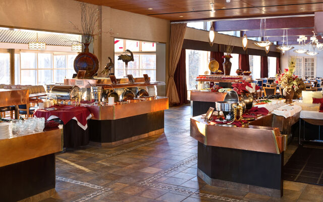 Crowne Plaza Minneapolis West by IHG