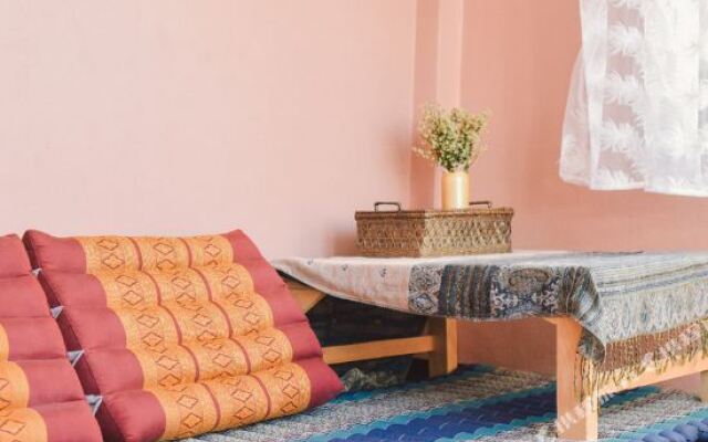 Yellow house(Furtune Inn)