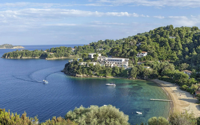 Cape Kanapitsa Hotel & Suites
