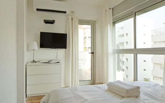 TLV Suites by the sea 3 Rooms
