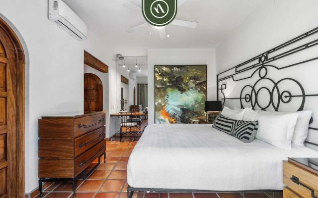 Stylish 2 BR Condo in Romantic Zone - Rooftop Pool