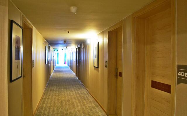 Hotel Pai Hezhou Lingfeng Plaza