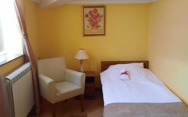 Dedinje villa rooms, apartments